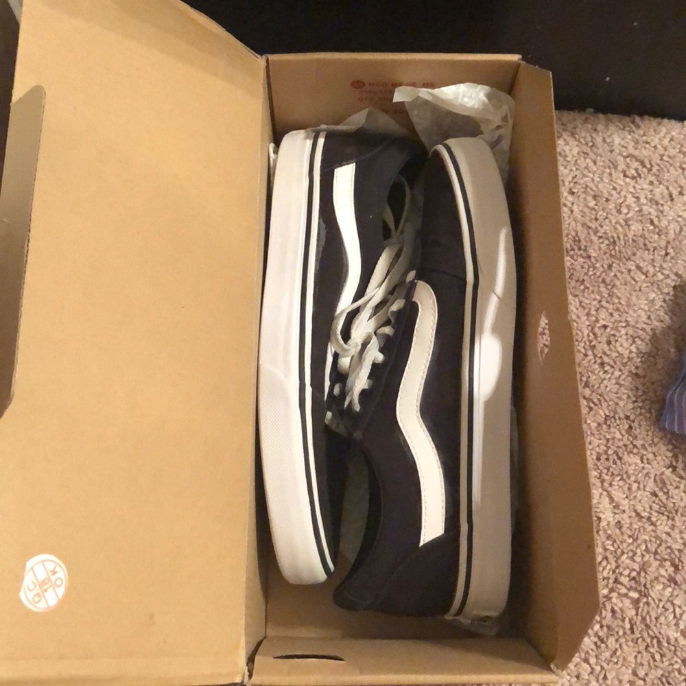 Black n white vans